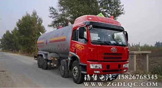 解放前四后八液化氣體運輸車