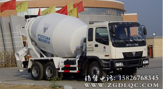 歐曼后雙橋混凝土攪拌車