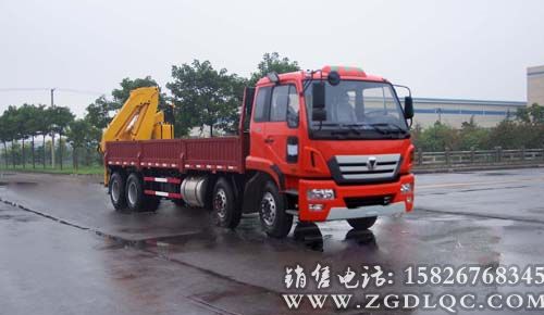 徐工前四后八隨車起重運(yùn)輸車