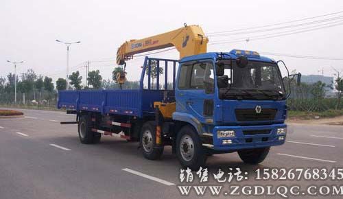 徐工小三軸隨車起重運輸車