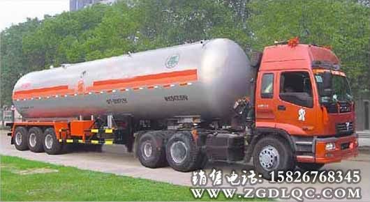 斯太爾前四后八液化氣體運輸車
