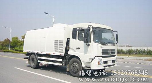 東風天錦掃路車