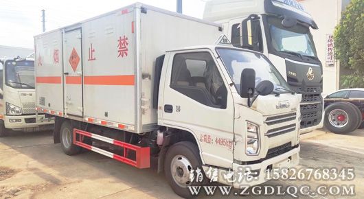 江鈴爆破器材運(yùn)輸車