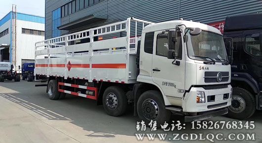 東風(fēng)天錦小三軸氣瓶車