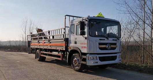 東風(fēng)D9氣瓶車