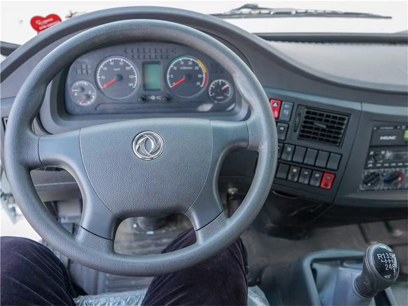 東風(fēng)D9灑水車 東風(fēng)D9灑水車