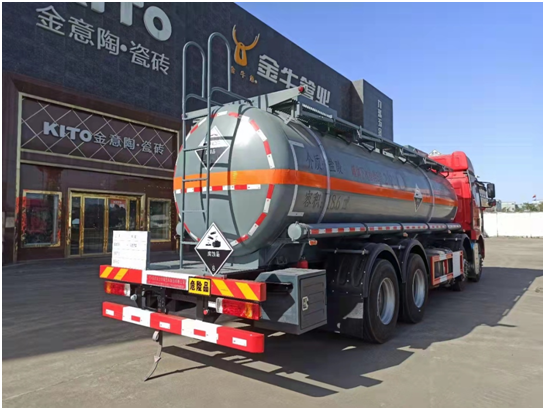 解放前四后八腐蝕性物品罐式運(yùn)輸車 解放前四后八腐蝕性物品罐式運(yùn)輸車