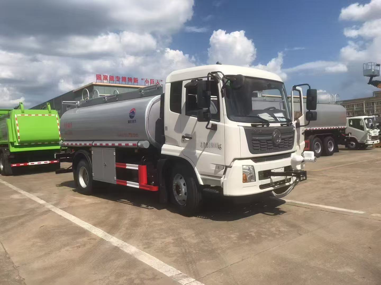 東風天錦運水車 東風天錦運水車