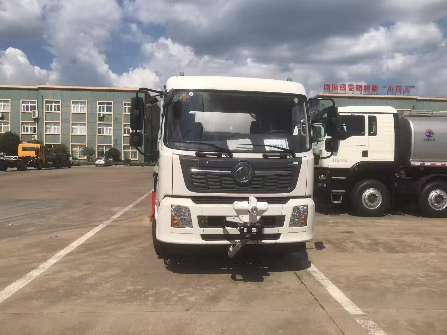 東風天錦運水車 東風天錦運水車