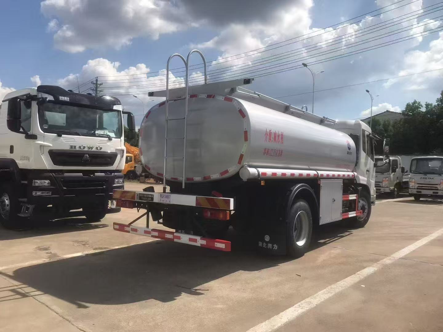 東風天錦運水車 東風天錦運水車